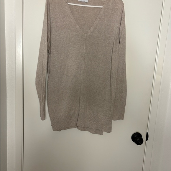 Old Navy Women's V-Neck Sweater - Tan - Picture 1 of 2
